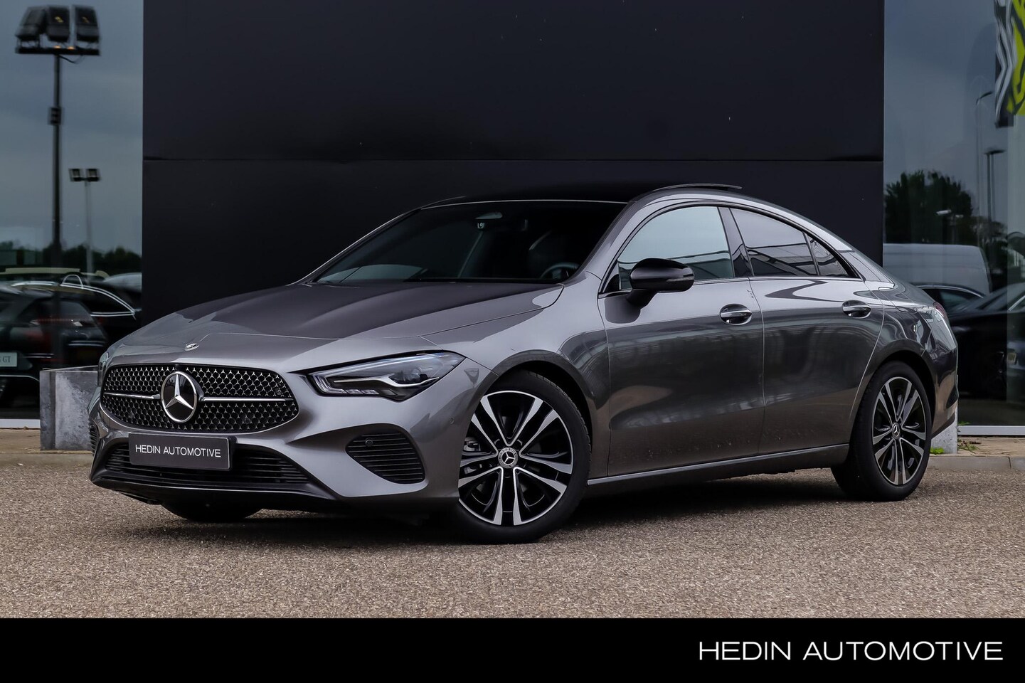 Mercedes-Benz CLA-Klasse - CLA 180 Coupé Automaat Star Edition Luxury Line | Nightpakket | Panoramadak - AutoWereld.nl