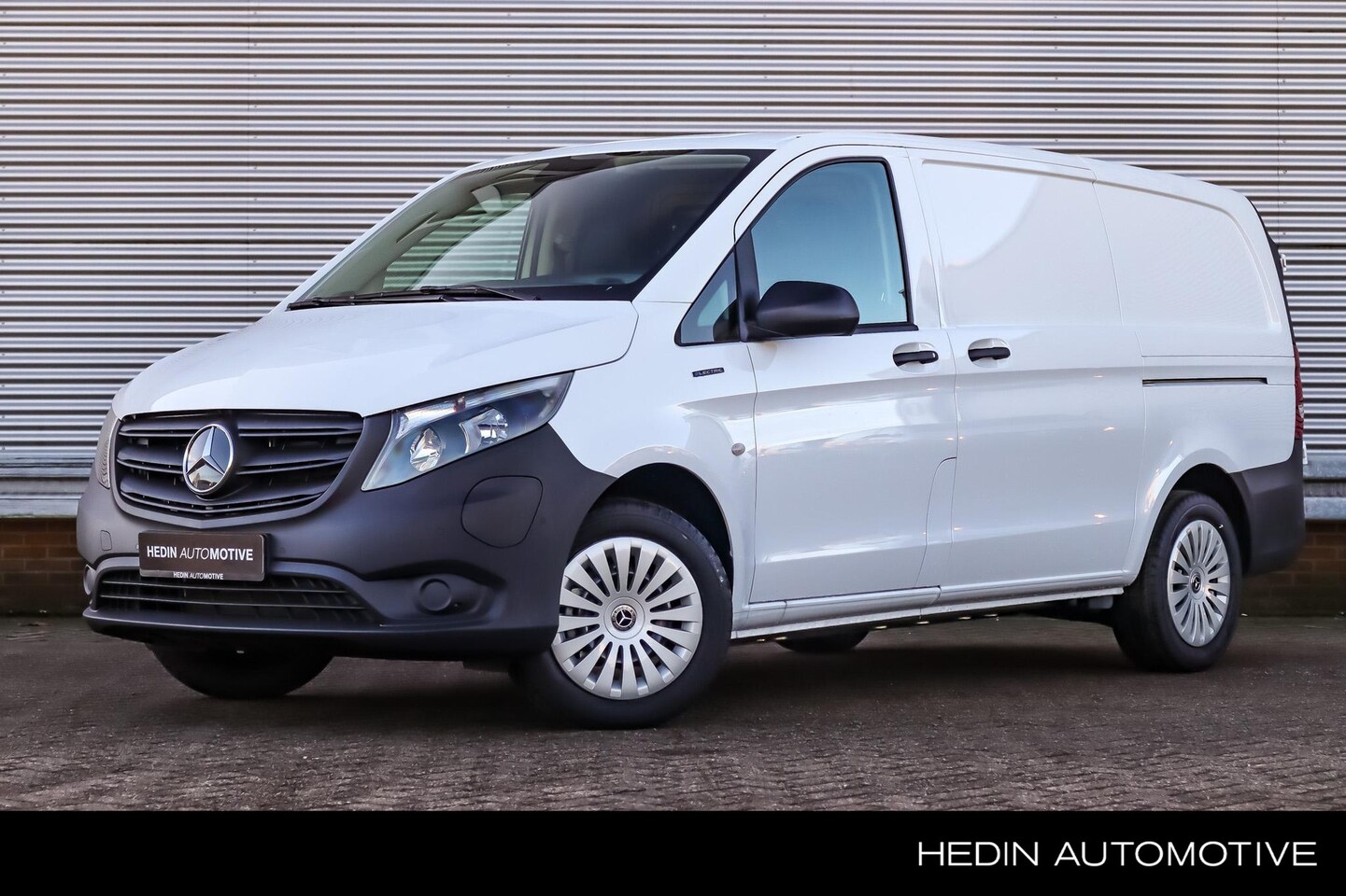 Mercedes-Benz eVito - eVito L2 | Audiopakket | Parkeerpakket | Voorklimatisering - AutoWereld.nl