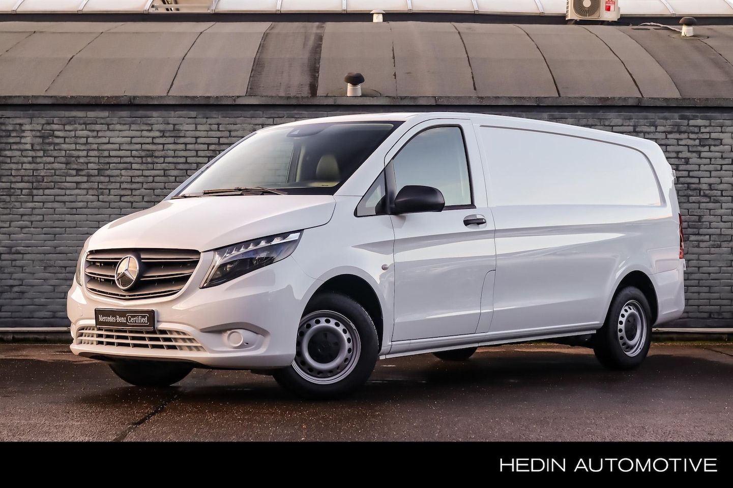 Mercedes-Benz Vito - 116 L3 Automaat | Standkachel | Stoelverwarming | Camera | LED | Trekhaak - AutoWereld.nl