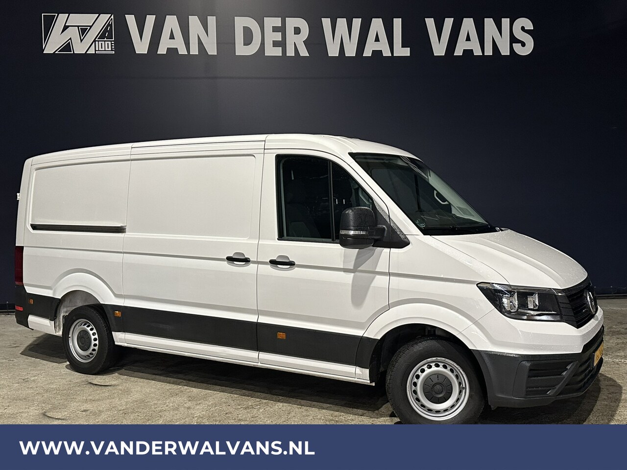 Volkswagen Crafter - 2.0 TDI 141pk L3H2 L2H1 Euro6 Airco | 3000kg trekvermogen Bluetooth telefoonvoorbereiding - AutoWereld.nl