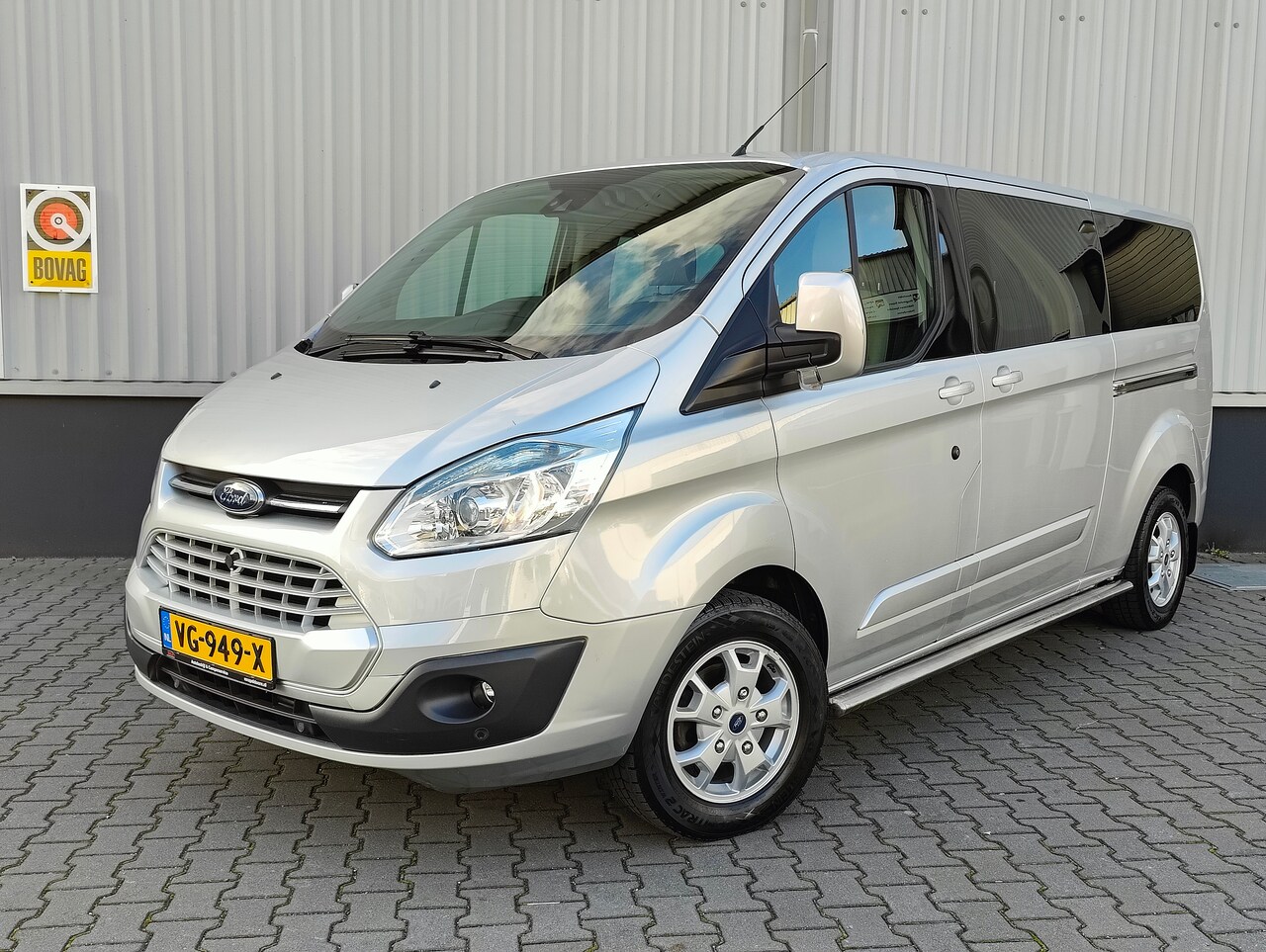 Ford Transit Custom - 290 2.2 TDCI L2H1 Limited DC - AutoWereld.nl