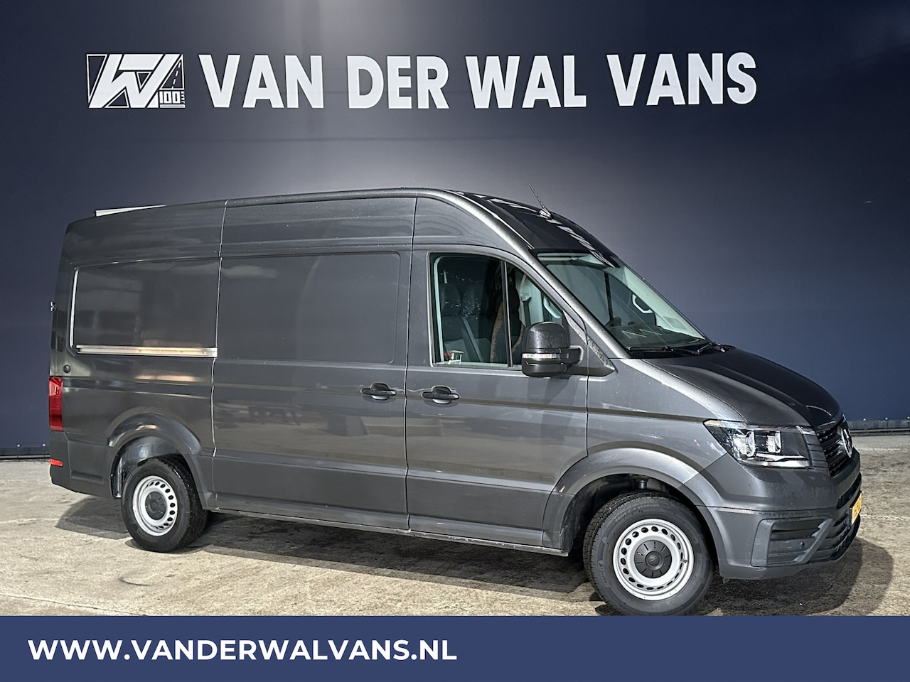 Volkswagen Crafter - 2.0 TDI L3H3 L2H2 Euro6 Airco | Trekhaak | Parkeersensoren Bijrijdersbank - AutoWereld.nl