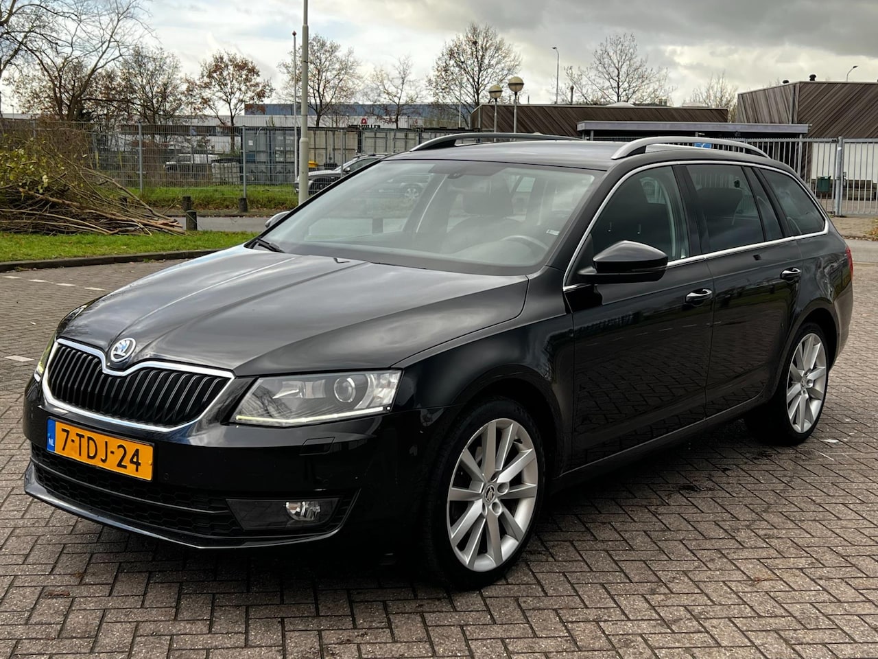 Skoda Octavia - 1.2 TSI Greentech Elegance Businessline - LED - NAVI - AutoWereld.nl