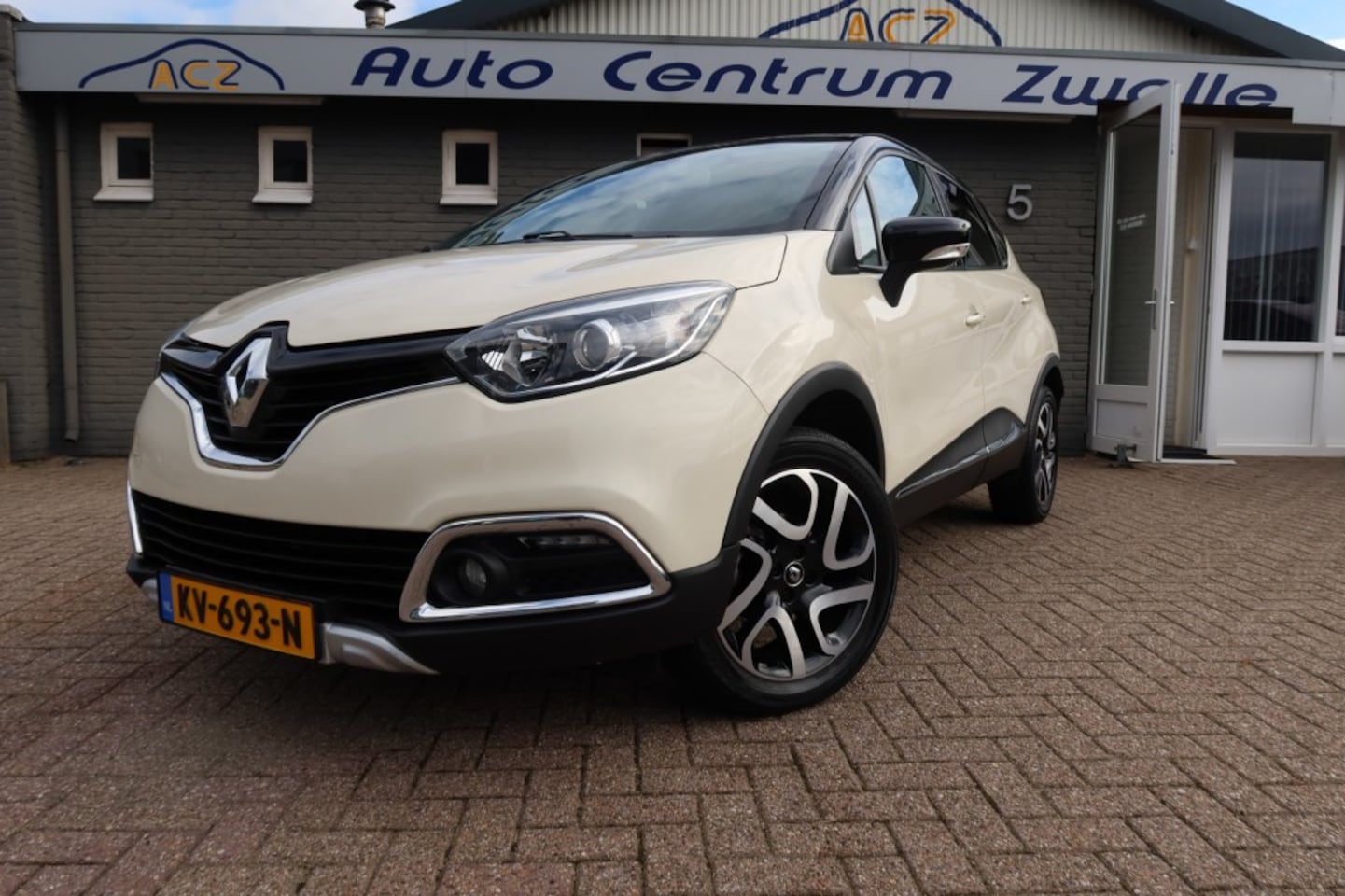 Renault Captur - 0.9 TCe Xmod 0.9 TCE XMOD, NAVI,CAMERA, LEDER ENZ... - AutoWereld.nl