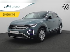 Volkswagen T-Roc - 1.5 TSI 150PK DSG Style | Trekhaak | Parkeersensoren voor/achter | Stoelverwarming | Navi