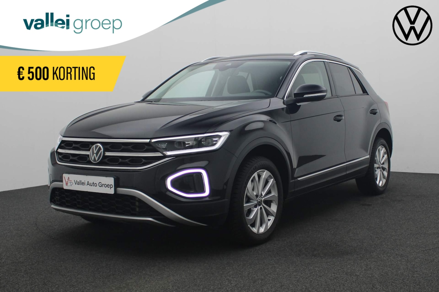 Volkswagen T-Roc - 1.5 TSI 150PK DSG Style | Trekhaak | Navi | Full LED | Parkeersensoren voor/achter | 17 in - AutoWereld.nl