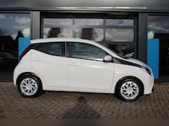 Toyota Aygo - 1.0 VVT-i x-play | NAVIGATIE | AIRCO | CARPLAY | CAMERA | CPV | ELEK-RAAM | APK: 09-2026 |