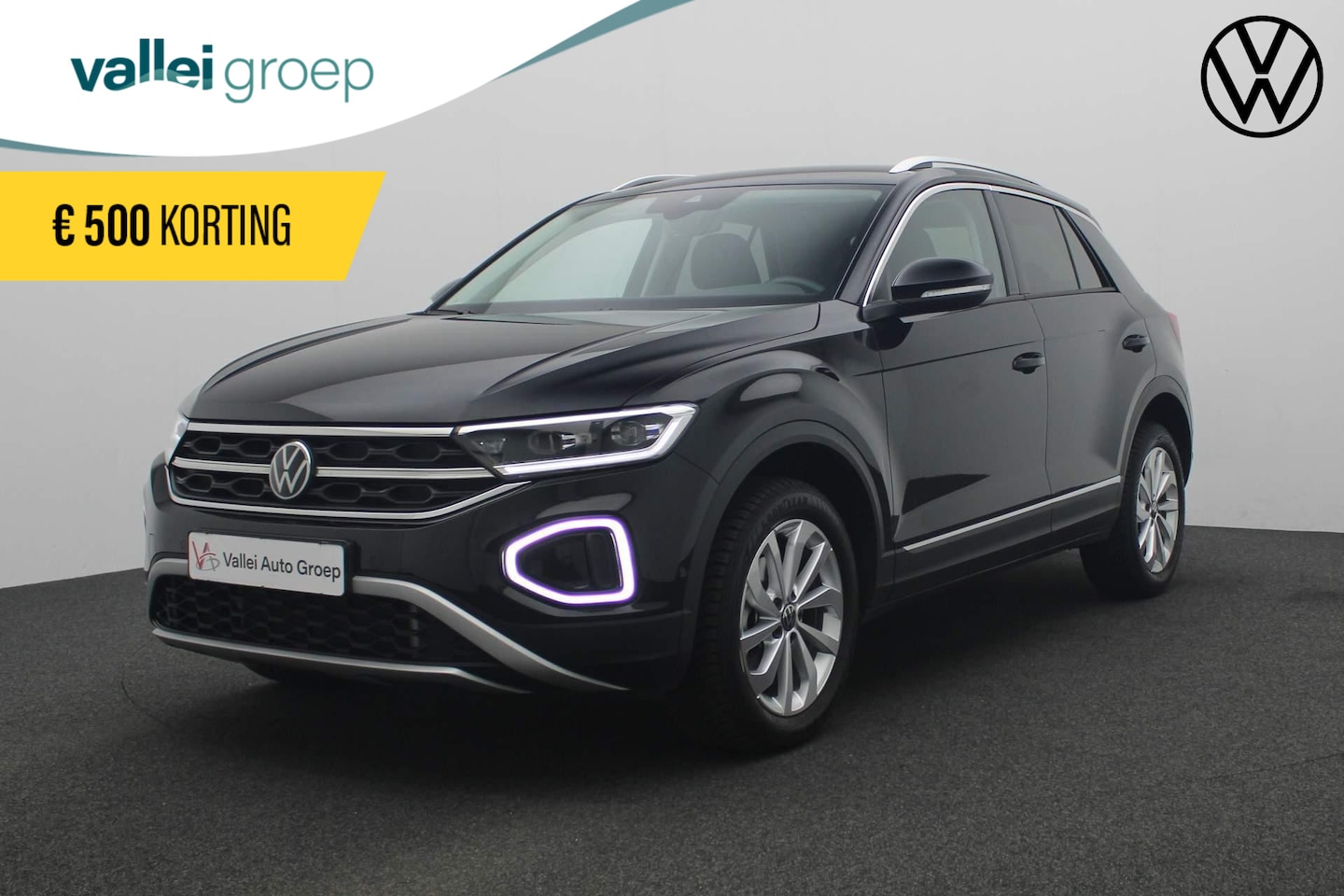 Volkswagen T-Roc - 1.5 TSI 150PK DSG Style | Trekhaak | Parkeersensoren voor/achter | Stoelverwarming | Navi - AutoWereld.nl