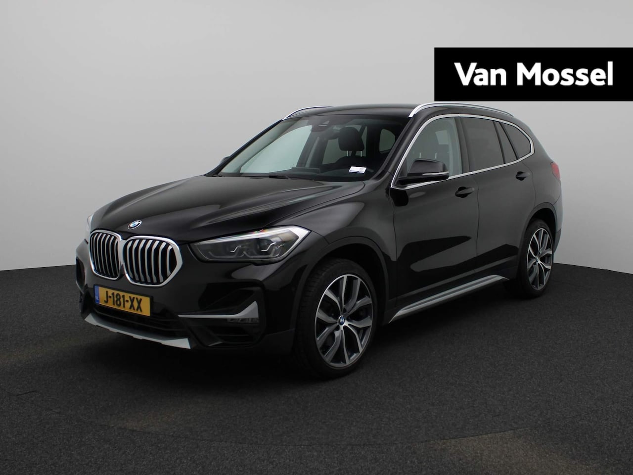 BMW X1 - sDrive18i Executive Edition | HEAD-UP DISPLAY | NAVIGATIE | SFEERVERLICHTING | CLIMATE CON - AutoWereld.nl