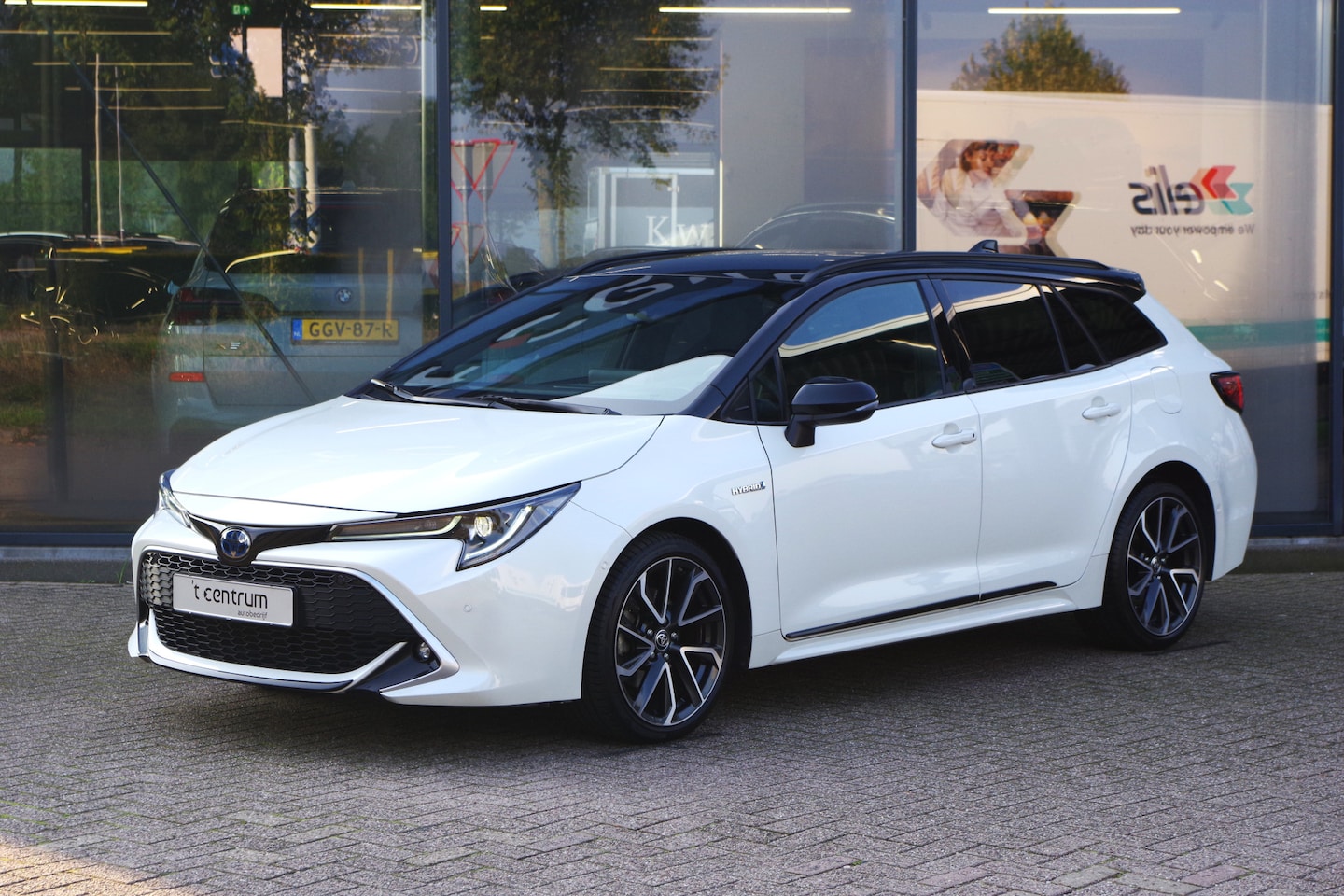 Toyota Corolla Touring Sports - 2.0 Hybrid Executive 2.0 Hybrid 184 PK Executive, Head-Up, LED, Adap. Cruise Control, Carplay, Camera - AutoWereld.nl