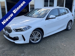 BMW 1-serie - 118i M Sport pakket, Live Cockpit Professional, DAB-tuner, Shadow-line Een proefrit levert