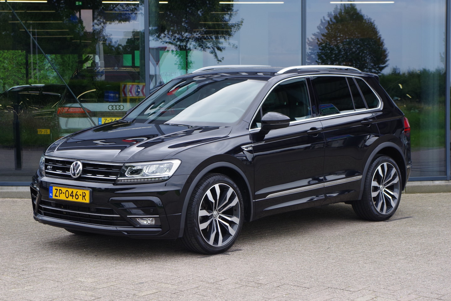 Volkswagen Tiguan - 1.5 TSI 150 PK Automaa R-Line ACT Highline Business, Adap. Cruise, Digitale cockpit, Leder - AutoWereld.nl