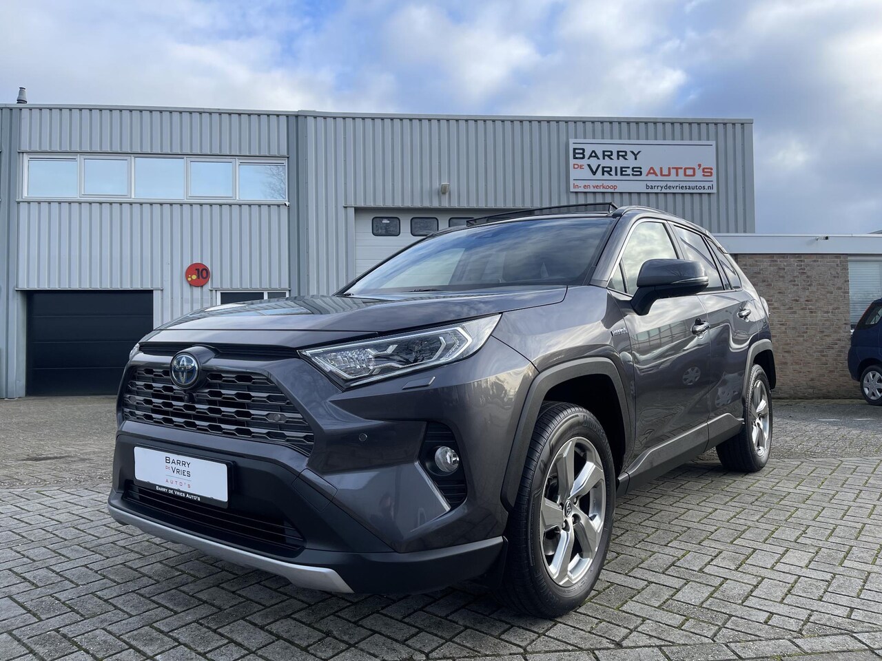 Toyota RAV4 - 2.5 Hybrid AWD Executive Lounge | Panoramadak | JBL Soundsystem | Adaptive cruise control - AutoWereld.nl