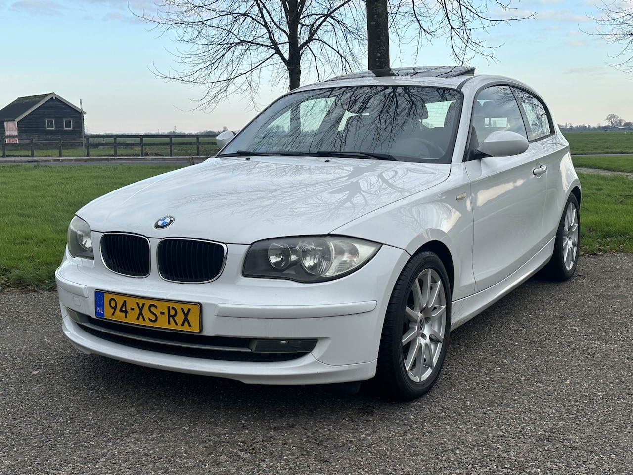 BMW 1-serie - 118i Business Line M-Pakket * Automaat - AutoWereld.nl