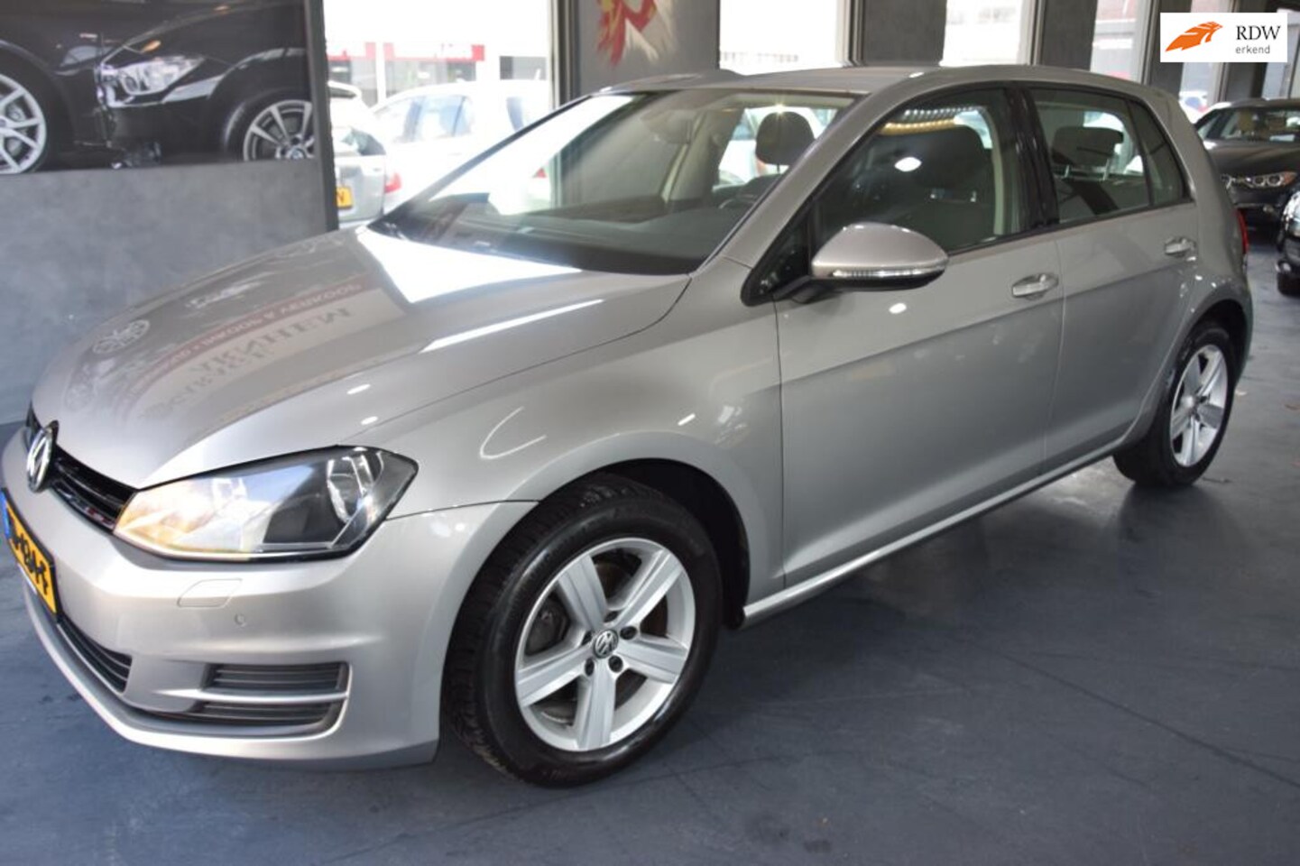 Volkswagen Golf - 1.2 TSI Trendline nette golf,navi,parkeersensoren - AutoWereld.nl