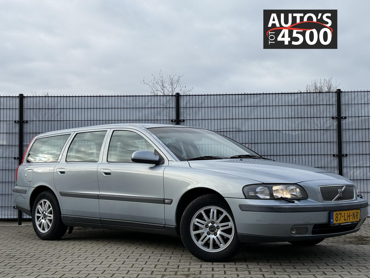 Volvo V70 - 2.4 Edition II Trekhaak! Nieuwe apk! - AutoWereld.nl