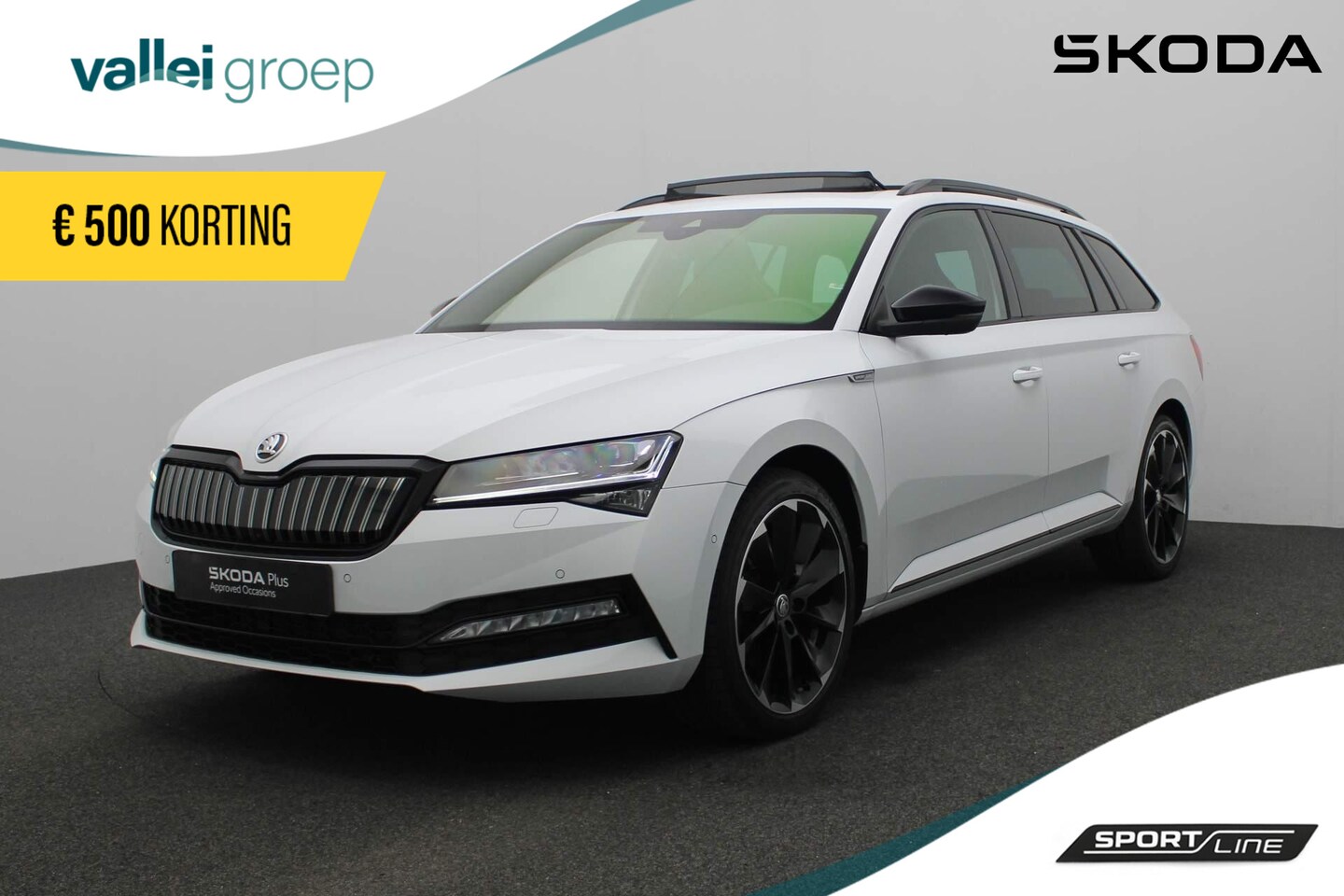 Skoda Superb Combi - 1.4 TSI 218PK DSG iV Sportline Business | Pano | Trekhaak | CANTON | 360 camera | Matrix L - AutoWereld.nl