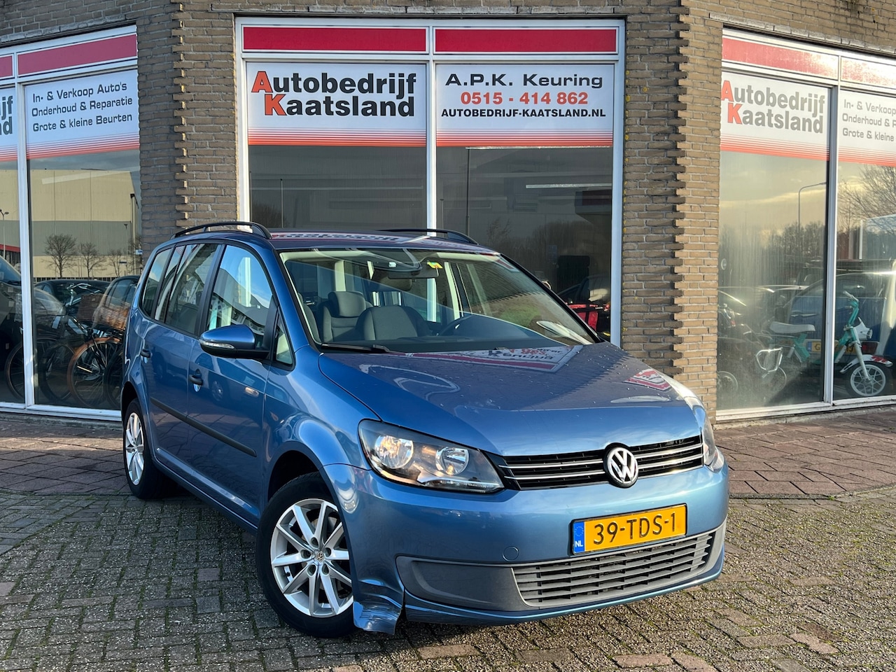 Volkswagen Touran - 1.2 TSI Trendline BlueMotion 6 Bak - Clima - Cruise - Trekhaak - 2012 - AutoWereld.nl