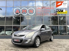 Hyundai i20 - 1.4i i-Catcher 101PK, ClimateCtr, Stoelverwarming, Multifunctioneel stuur