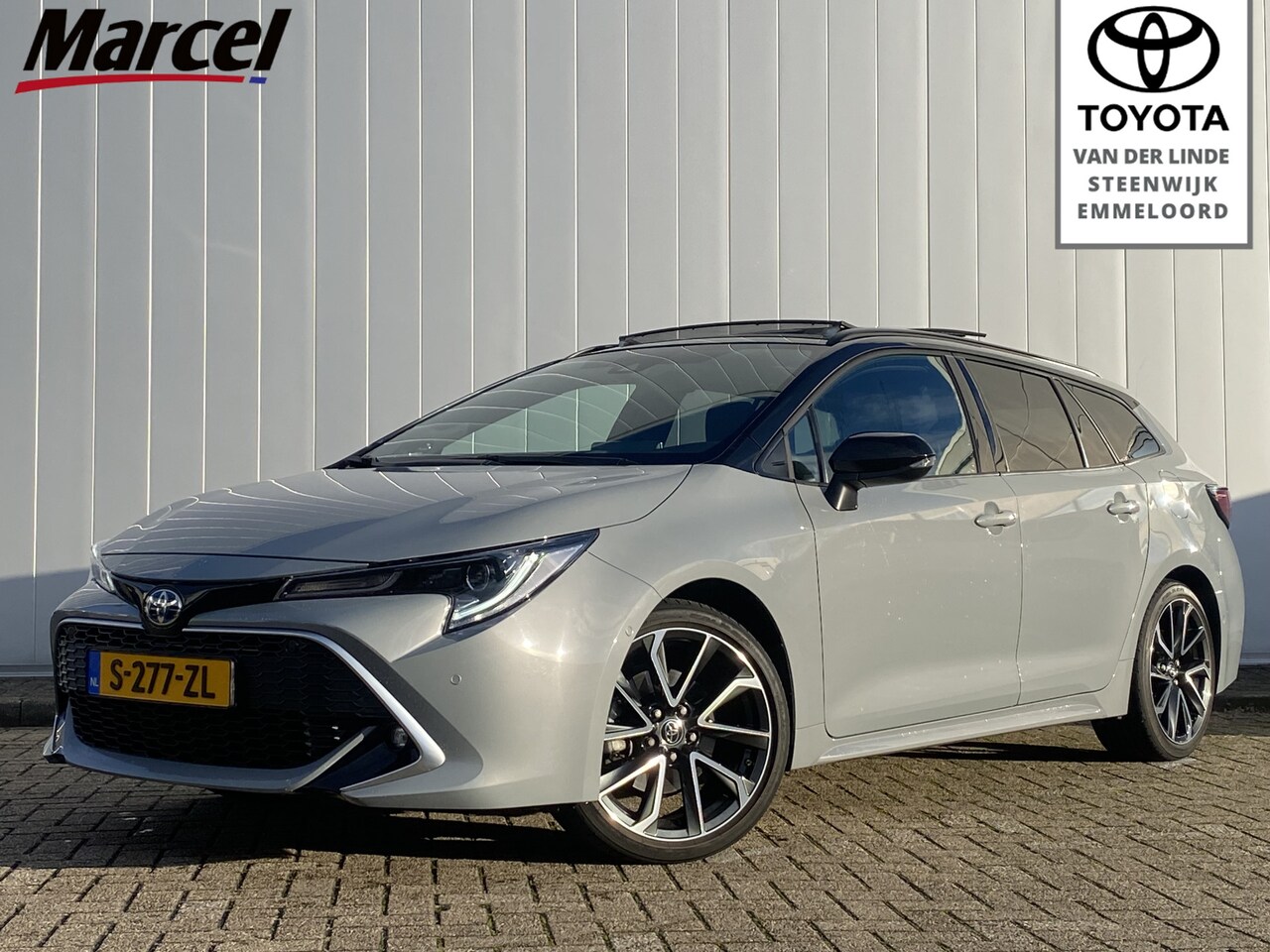 Toyota Corolla Touring Sports - 2.0 Hybrid Executive Bi-Tone Permium 184PK Panorama NL Auto JBL HUD PDC 1e Eig Dealer Onde - AutoWereld.nl