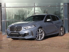 BMW 1-serie - M135i xDrive Pano/ H&K Sportstoelen elektrisch