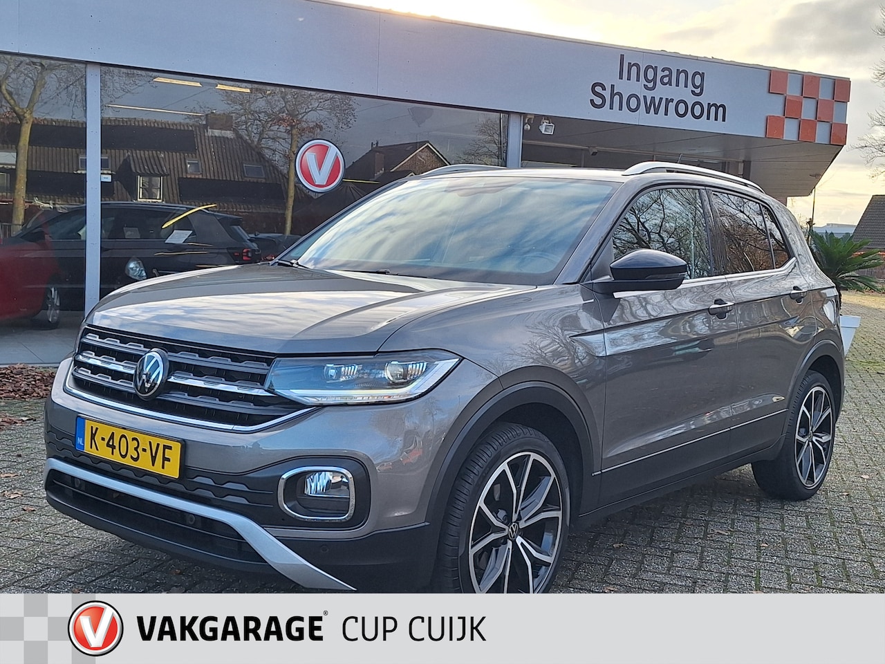 Volkswagen T-Cross - 1.0 TSI R-Line 110PK AUTOMATICHE AIRCO / HALF LEER/ RIJ ASSISTENT / CAMERA / NAVI / CRUISE - AutoWereld.nl