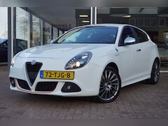 Alfa Romeo Giulietta - 1.6 JTDm Distinctive 5deurs | Airco | Navigatie | Elek. Pakket | Vol opties | Leder | Inru