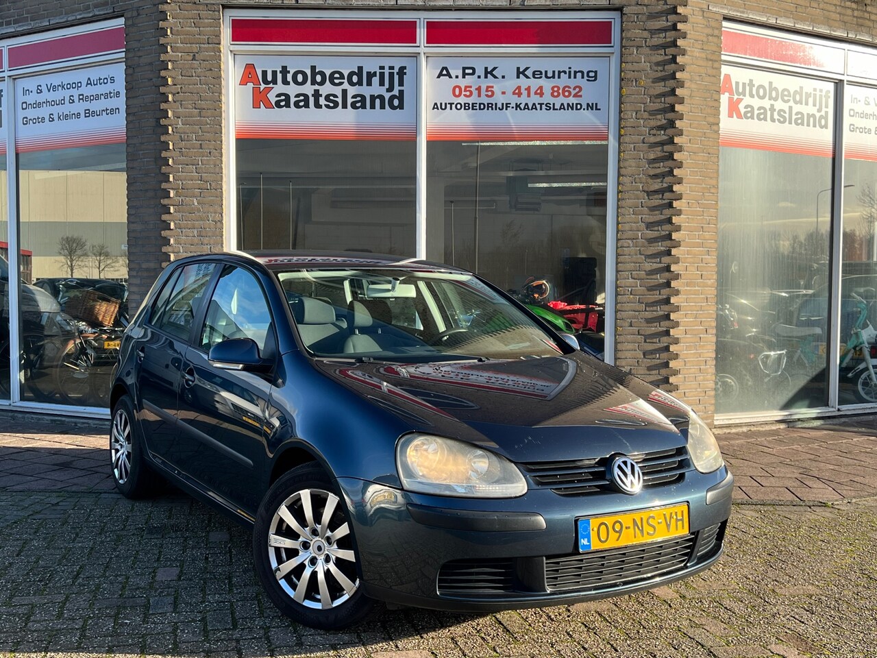 Volkswagen Golf - 1.6 FSI Trendline 5 Drs - Clima - 6 Bak - Cruise - AutoWereld.nl