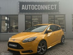 Ford Focus - 2.0 EcoBoost ST-3 NAVI, HALF/LEDER, CRUISE