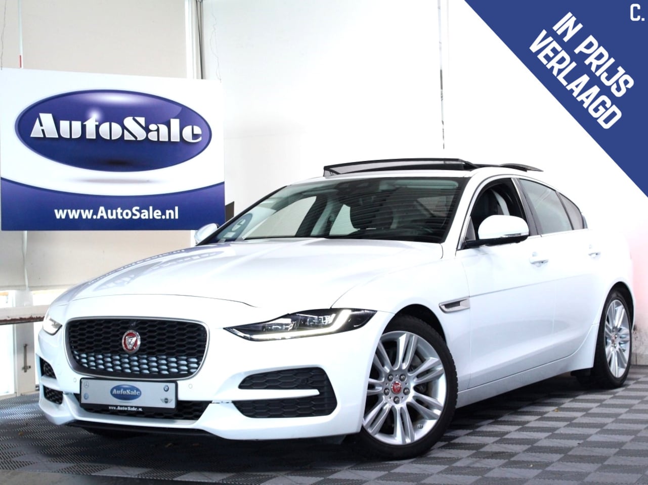 Jaguar XE - 2.0 P250 S 250pk PANO CARPLAY LEDER DAB CAMERA '20 - AutoWereld.nl