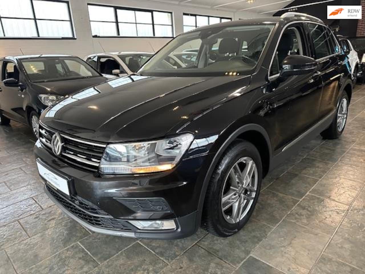 Volkswagen Tiguan - 1.4 TSI ACT Trendline | DSG | Massage | Laneassist | - AutoWereld.nl