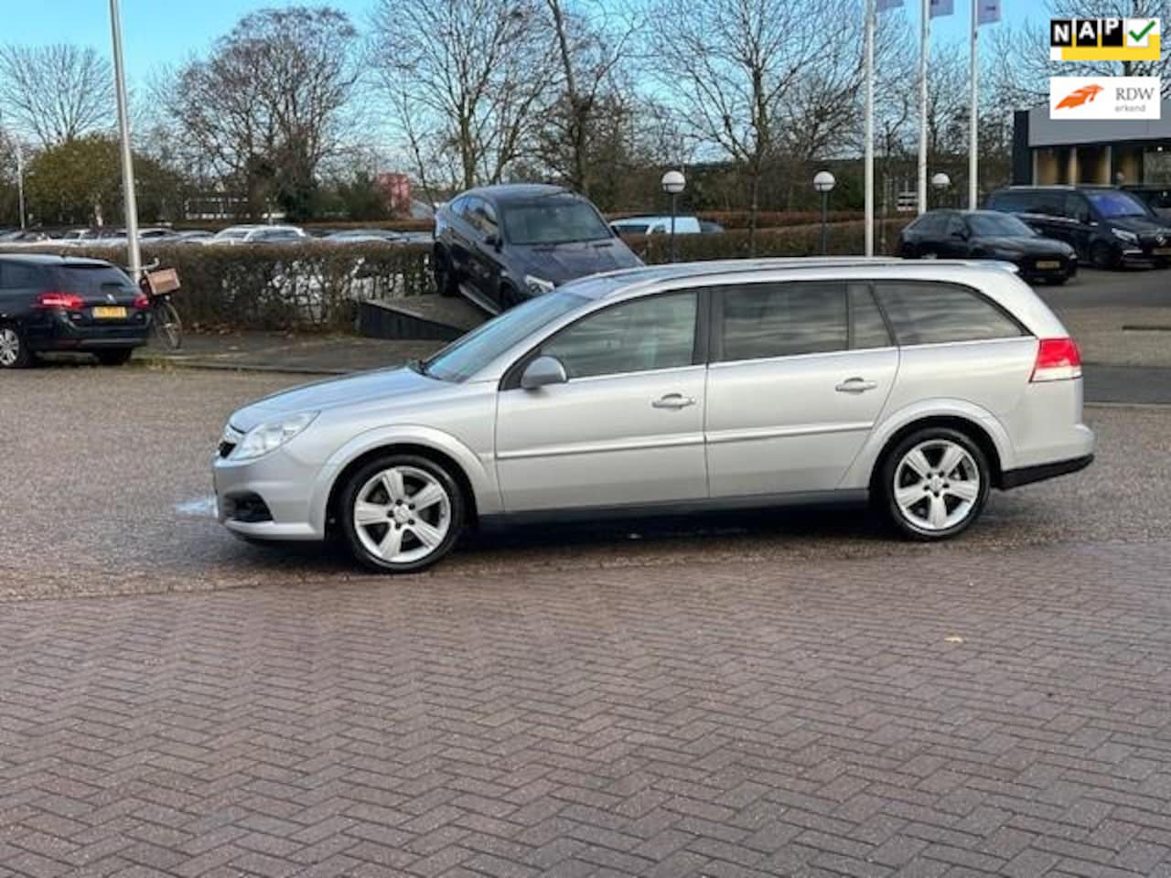 Opel Vectra Wagon - 2.2-16V Executive automaat,bj.2006,kleur:grijs ! Leder,Climate,APK 11/2025 en NAP met 2278 - AutoWereld.nl