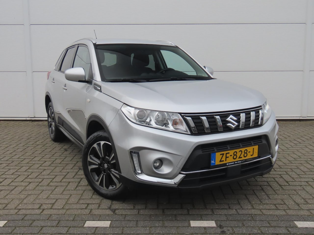 Suzuki Vitara - 1.4 select / LM velgen/ Navigatie / Stoelverwarming - AutoWereld.nl