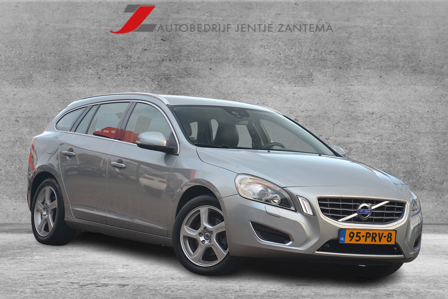 Volvo V60 - 2.0 D3 Summum | Navigatie | Leer | Xenon | Stoelverwarming | NL auto!! | - AutoWereld.nl