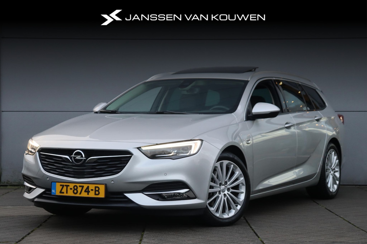 Opel Insignia Sports Tourer - 1.6 Turbo Innovation AUT Pano/Schuifdak Trekhaak Head-Up Stuur/Stoelverwarming Matrix LED - AutoWereld.nl