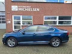 Volkswagen Passat - 1.5 TSI R-Line Business +.Pano.trekhaak