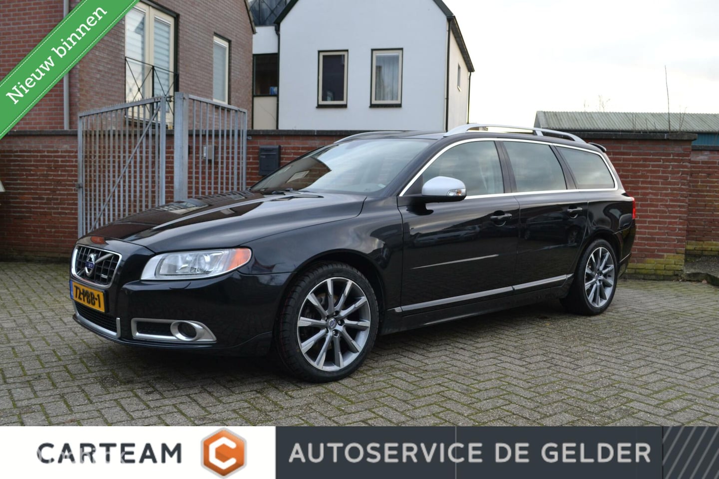 Volvo V70 - 2.0T R-Design | Xenon | Trekhaak | Leer | Navi | PDC |Bluetooth - AutoWereld.nl