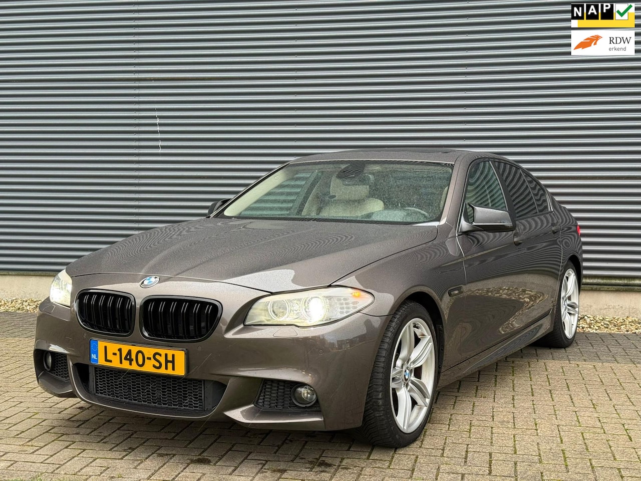 BMW 5-serie - 523i High Executive | M-Pakket | PANO | HUD - Dealer onderhouden! - AutoWereld.nl