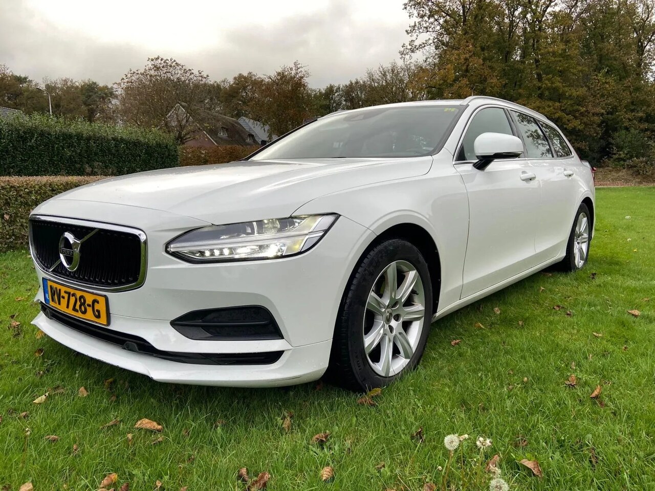 Volvo V90 - 2.0 D4 Momentum 2.0 D4 Momentum - AutoWereld.nl