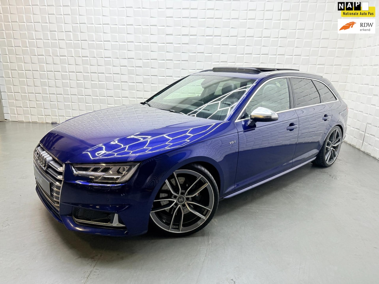 Audi A4 Avant - 3.0 TFSI S4 quattro PANO VIRTUAL ACC HEAD UP - AutoWereld.nl