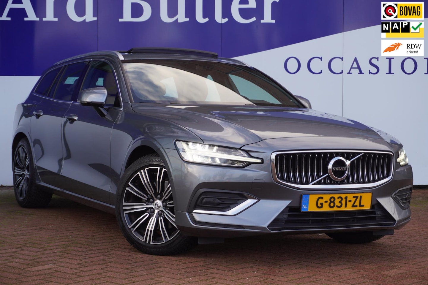 Volvo V60 - 2.0 T4 Inscription / Luxury-Lin / PilotAssist / Volleder / Panorama-dak / Elek-trekhaak / - AutoWereld.nl