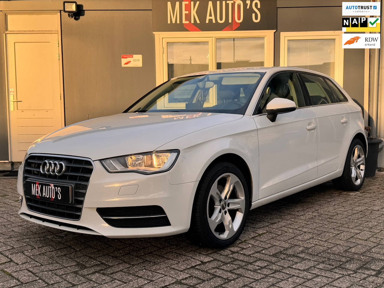 Audi A3 Sportback - 1.6 TDI Ambiente Pro Line|Airco|Navi|NAP| - AutoWereld.nl