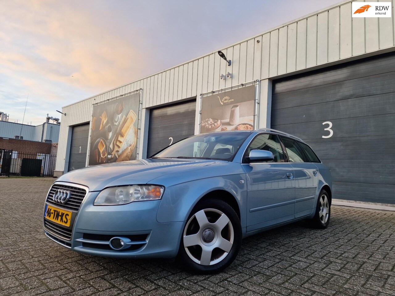 Audi A4 Avant - 2.0 Pro Line NAVI PSENSOR CRUISE 3 X SLEUTELS - AutoWereld.nl