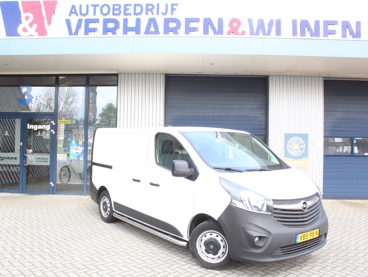 Opel Vivaro - 1.6 CDTI L1H1 Edition | AIRCO | RADIO-CD | TREKHAAK | PDC | INRICHTING - AutoWereld.nl