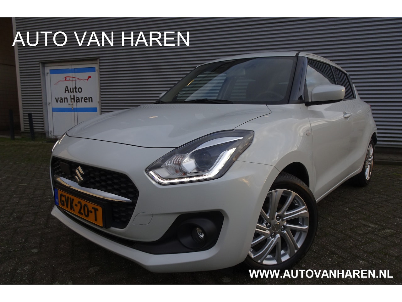 Suzuki Swift - 1.2 HYBRID AFN. TREKHAAK CARPLAY STOELVERWARMING - AutoWereld.nl