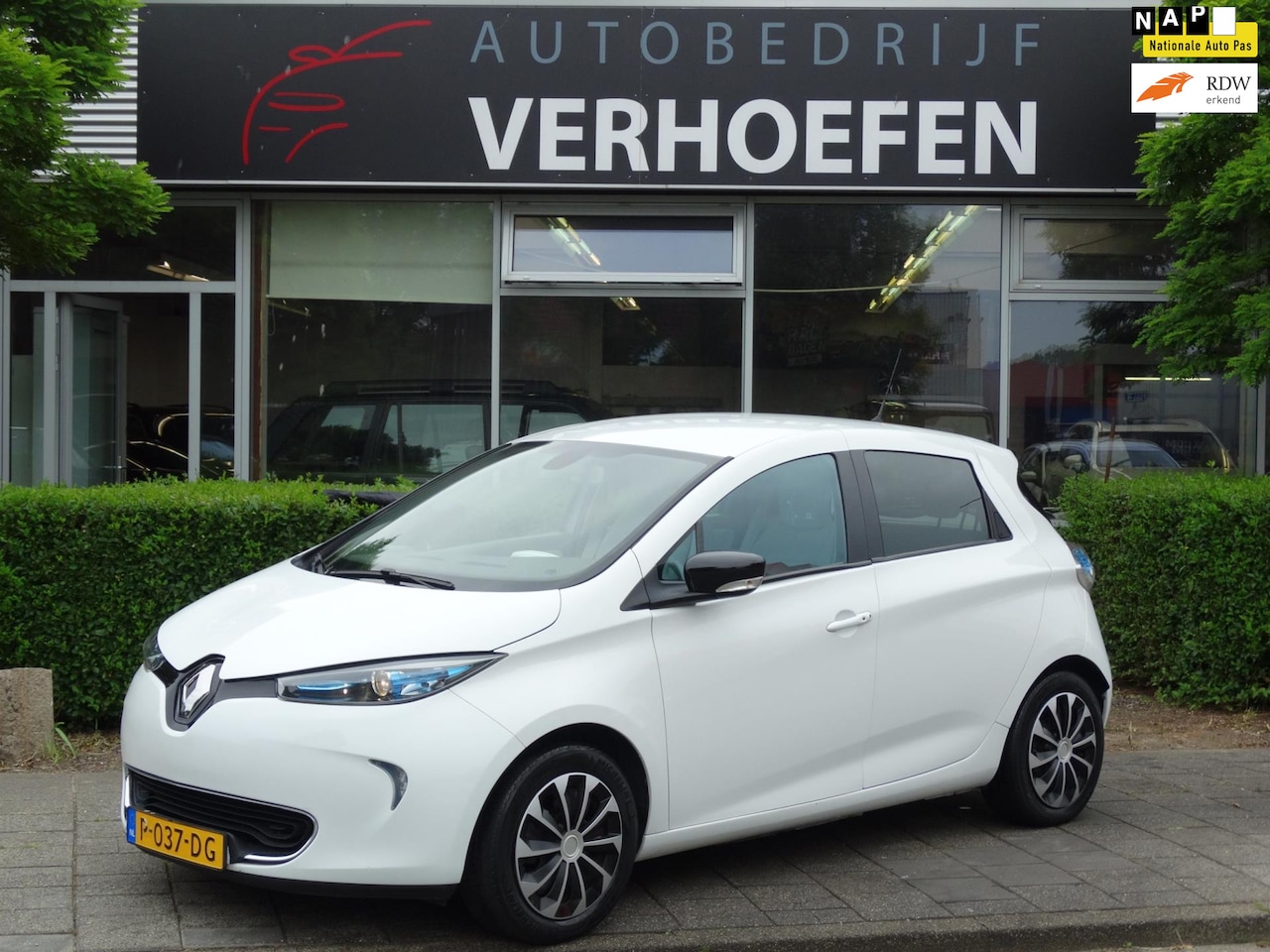 Renault Zoe - Q90 Bose Quickcharge 41 kWh - SUBSIDIE MOGELIJK - XENON - CLIMATE/CRUISE CONTR - AUTOMAAT - AutoWereld.nl