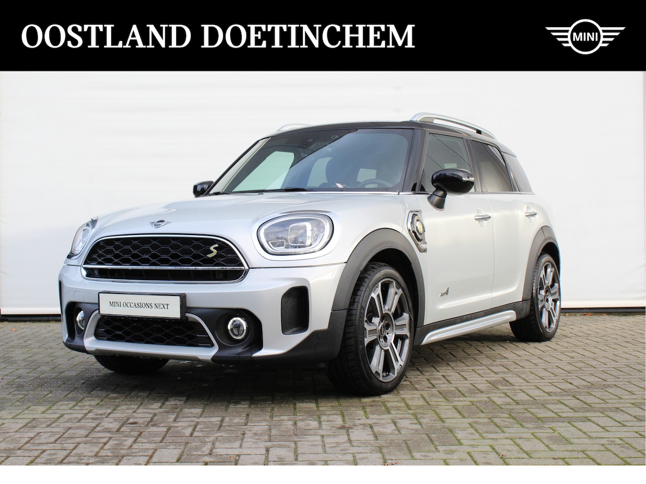 MINI Countryman - Cooper S E ALL4 Classic Automaat / Panoramadak / Comfort Access / Stoelverwarming / LED / - AutoWereld.nl