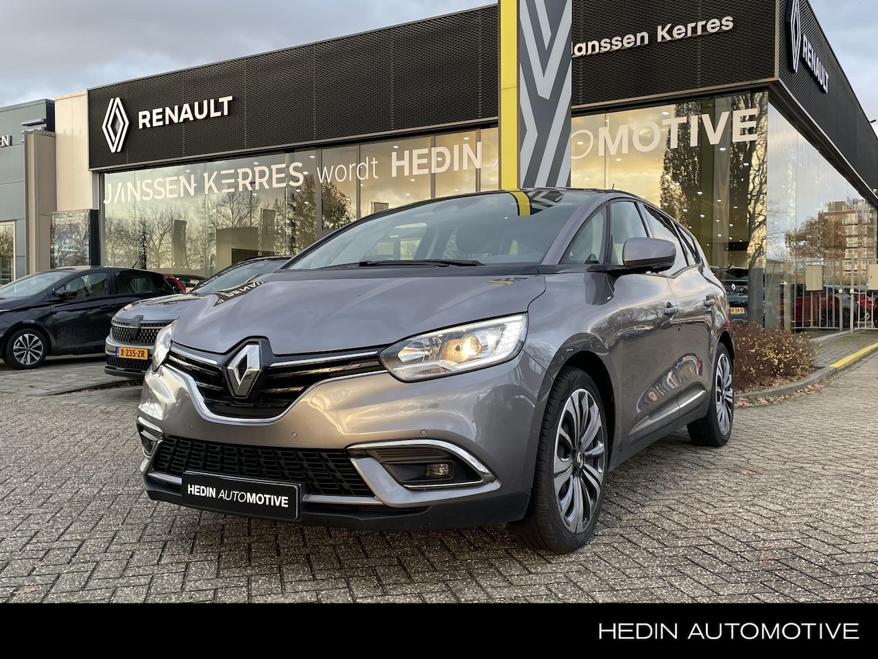 Renault Grand Scénic - 140pk Automaat "Adapt Cruise, Carplay/Android Auto, Sensoren" - AutoWereld.nl