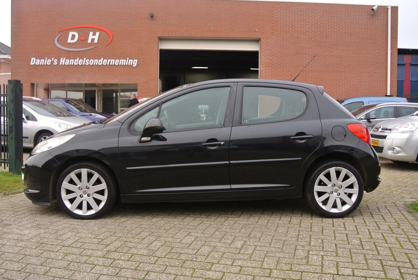 Peugeot 207 - 1.6-16V T Féline lees tekst - AutoWereld.nl