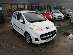 Peugeot 107 - 1.0-12V Millesim 200